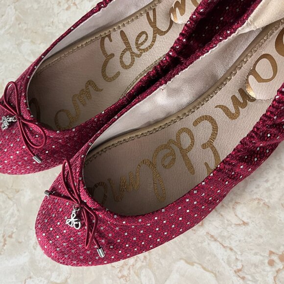 Sam Edelman Sz 9 Felicia Ballet Flat Burgundy Damask with Bow and Logo Charm - Picture 2 of 16